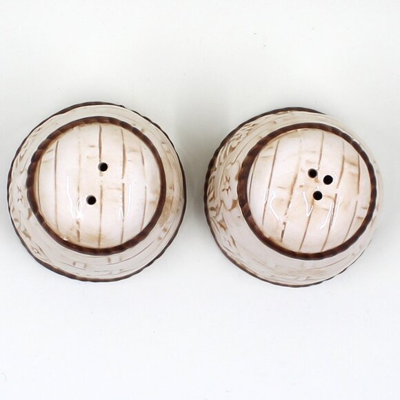 Floral Scene Against The Garden Wall Salt & Pepper Shakers - Picture 5 of 8